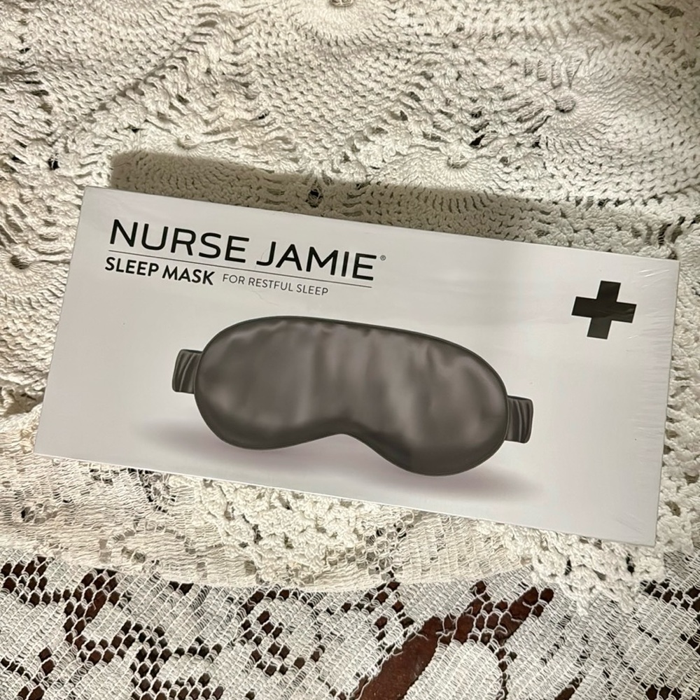 BNIB NURSE JAMIE SILK SLEEP MASK IN BLACK